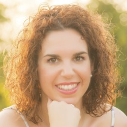 Pilar Sanz Cervera, autora de ¡Adultos despiertos, niñ@s felices!